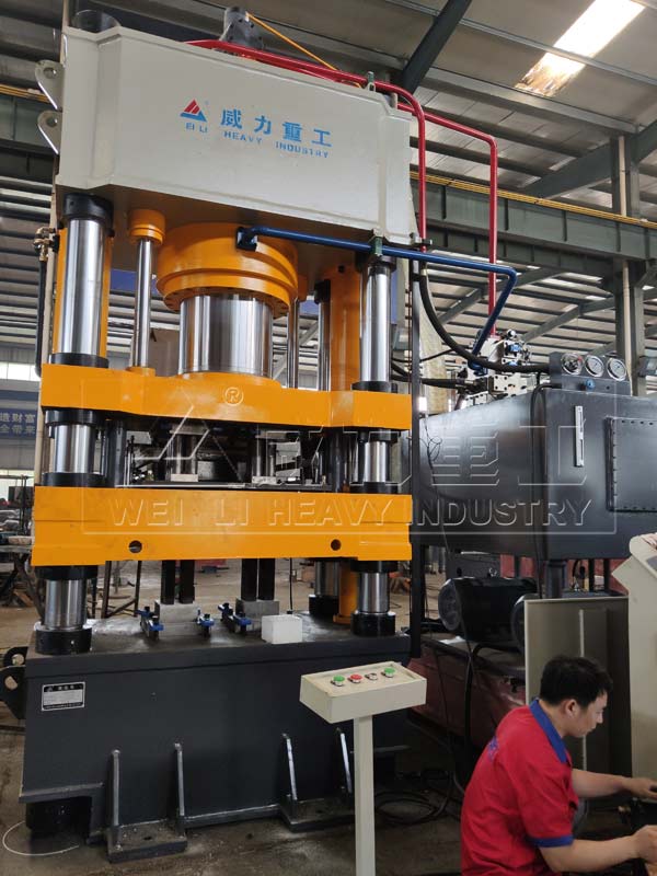 630吨牛羊舔砖成型压力机